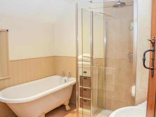 Gallery image of Tub Boat Cottage in Telford