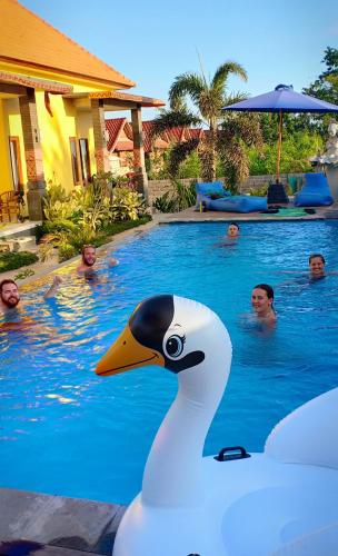 Bazén v ubytování Dream Beach Hostel Lembongan nebo v jeho okolí