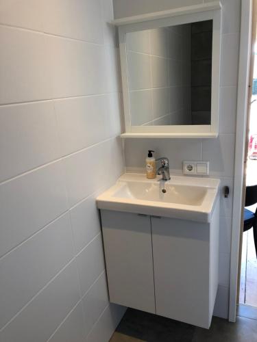 Ένα μπάνιο στο Studio appartement 1nul9Noord