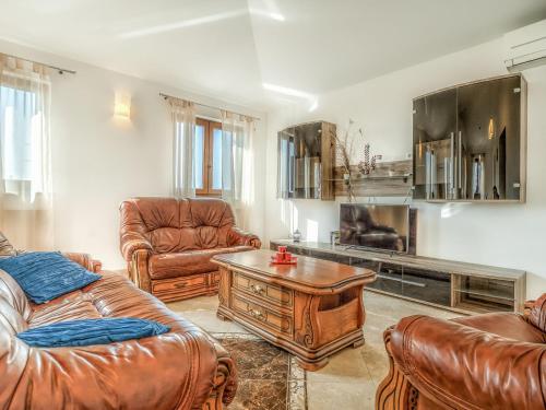 Μια τηλεόραση ή/και κέντρο ψυχαγωγίας στο Apartment Ulika-2 by Interhome