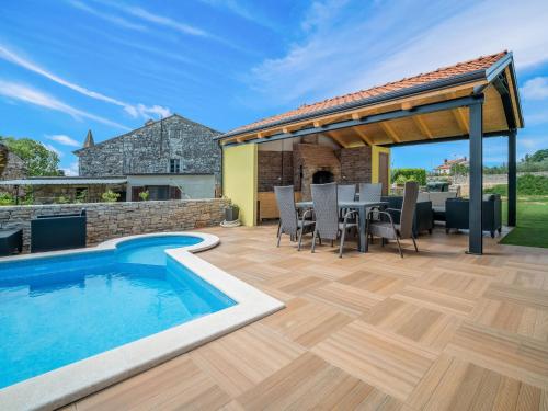 Πισίνα στο ή κοντά στο Apartment Ulika-1 by Interhome