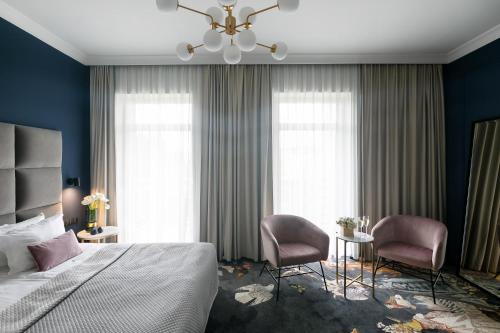 Queen Boutique Hotel — Garden view