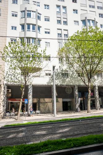Avenida: Central, Garage, Metro