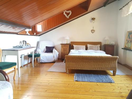 Postel nebo postele na pokoji v ubytování Villa Retro Możliwość wynajęcia całego budynku