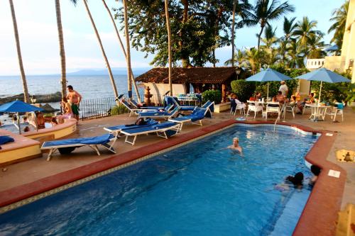 Bazén v ubytování Lindo Mar Resort nebo v jeho okolí