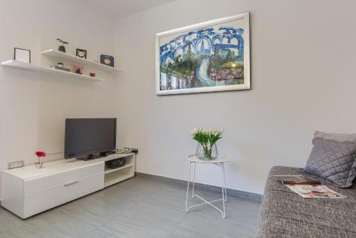 Esther Apartment