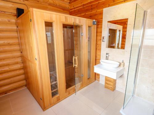 Kylpyhuone majoituspaikassa Ash Lodge
