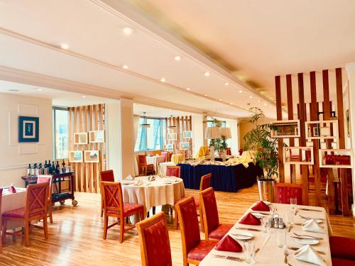Restorāns vai citas vietas, kur ieturēt maltīti, naktsmītnē Abyssinia Renaissance Hotel