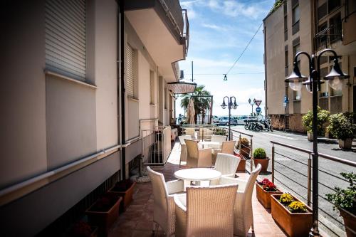 Un balcón o terraza de Hotel West End