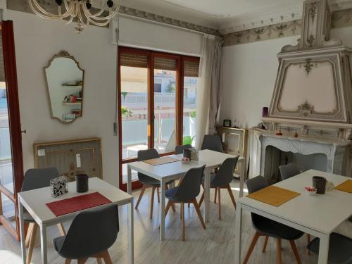 A seating area at La Dimora del Conte