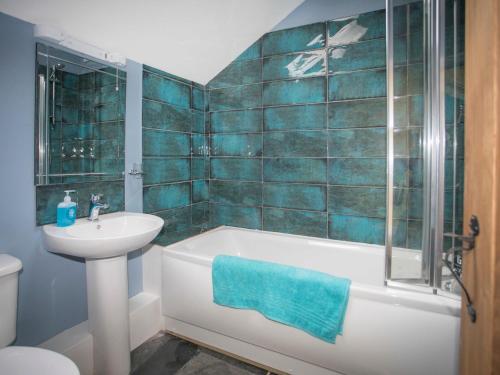 Koupelna v ubytování Tyn Llwyn Cornel