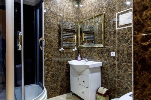 Ένα μπάνιο στο Large 5 bedroom VIP Villa 2
