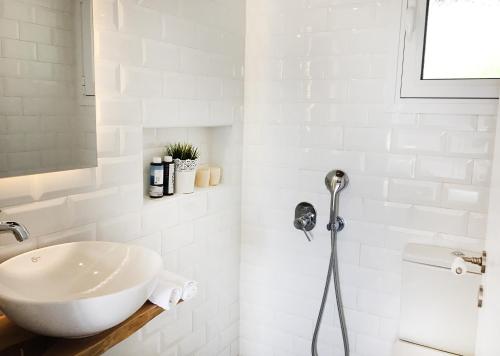 Ένα μπάνιο στο Loukia Studios & Suites