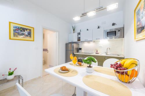Η κουζίνα ή μικρή κουζίνα στο Villa Markoc