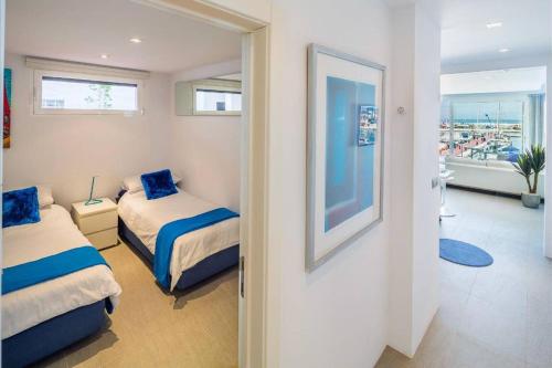 Modern Frontline Puerto Banus Apartment M2 photo 2