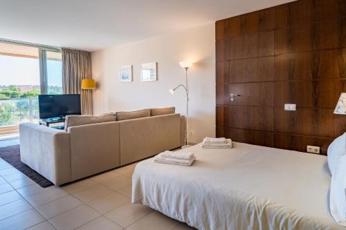 Herdade dos Salgados Beach by Intiholidays