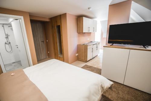 Guesthouse Marsにあるキッチンまたは簡易キッチン