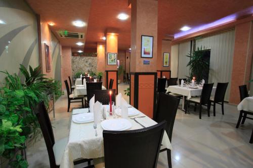 Nhà hàng/khu ăn uống khác tại Rainbow 2 Holiday Complex