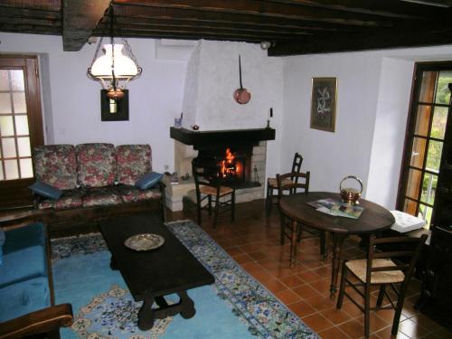 Ruang duduk di Gîte Claou