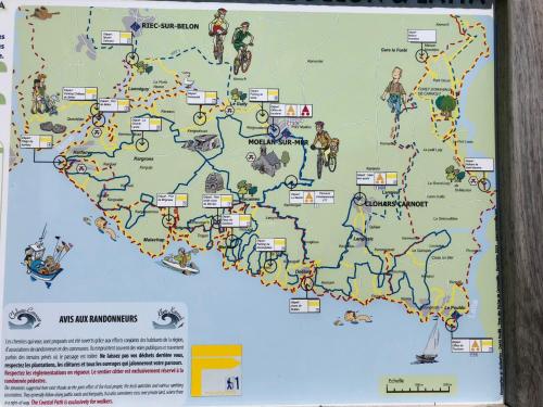 a map of the philippines with bicyclists on it at Paradis in Clohars-Carnoët