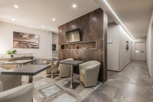 O zonă de relaxare la Astoria Suite Apartments