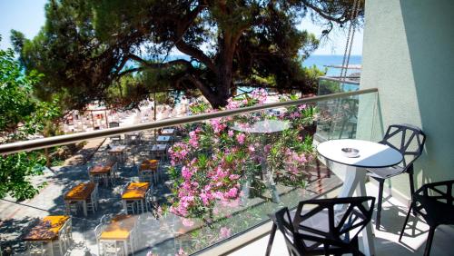 Gallery image of Psili Ammos Seaside Luxury Rooms in Astris