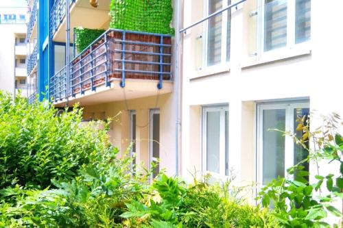 Sonnige Wohnung im Zentrum mit Terrasse u Tiefgarage - Netflix - Prime - Disney