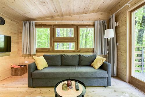 Ruang duduk di Treehouse Lika 2