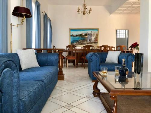 Χώρος καθιστικού στο Villa Andros Époque