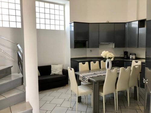 Η κουζίνα ή μικρή κουζίνα στο Villa Andros Époque