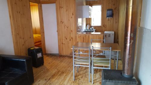 Η κουζίνα ή μικρή κουζίνα στο Hotel y Cabañas Rural Mirador del Maipo