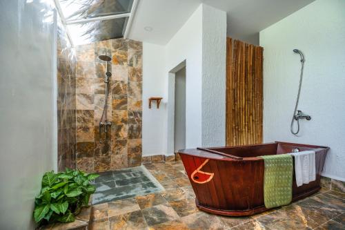 Phòng tắm tại Mekong Lodge Resort