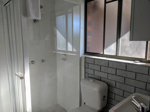 Ванна кімната в City Lights Motel