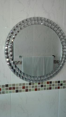 Bilik mandi di Estoby Executive guest house