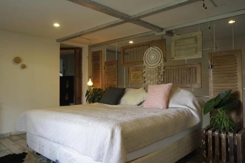 Кровать или кровати в номере Ruth's Bed & Breakfast