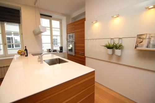 Dapur atau dapur kecil di Tallinn City Apartments Old Town Square