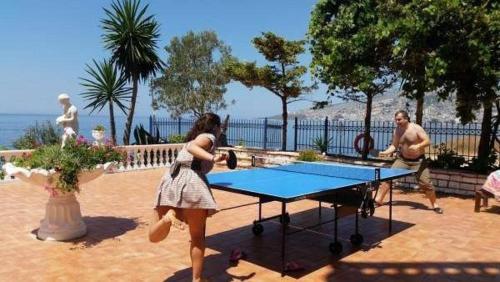 Ping-pong facilities at Hotel VISAD or nearby