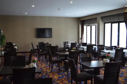 Μια τηλεόραση ή/και κέντρο ψυχαγωγίας στο Asrin Park Hotel & Spa Convention Center
