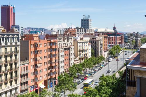 Vista generica su Barcellona o vista sulla città dall'interno dell'hotel