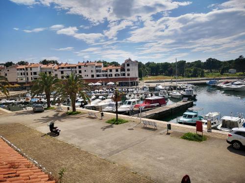 Lovely apartment near the beach with a sea view