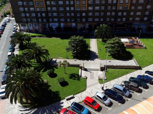 El barrio en el que está el departamento o un barrio cercano
