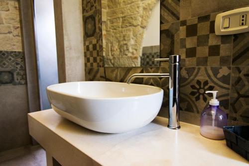Salle de bains dans l'établissement Dimore Miravalle