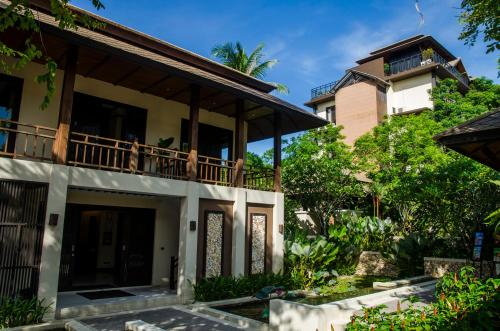 a view of the house from the garden at Kirikayan Residences Koh Samui in Mae Nam