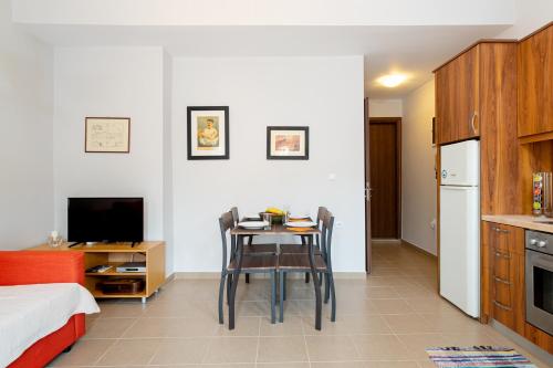 Dapur atau dapur kecil di Nikos House