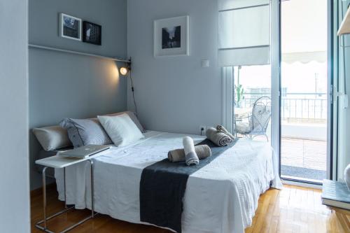Small & cozy with Acropolis & Lycabettus view