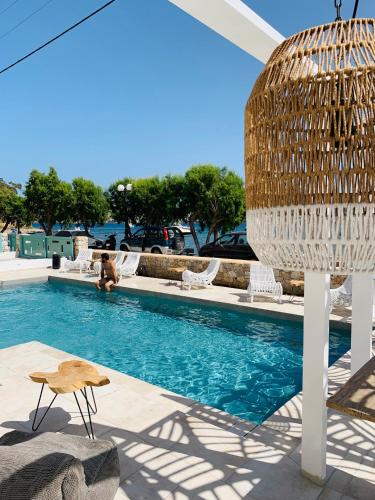 Kolam renang di atau dekat dengan Alidian bay Suites Leros
