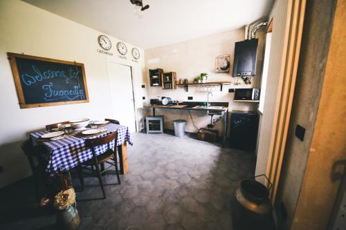 Kuchyň nebo kuchyňský kout v ubytování Fuoricittà