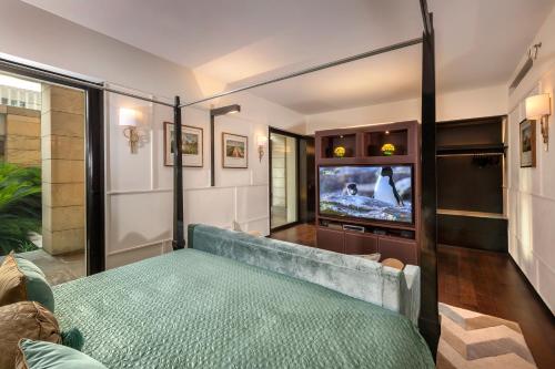 Televisyen dan/atau pusat hiburan di The Lodhi – A member of The Leading Hotels Of The World