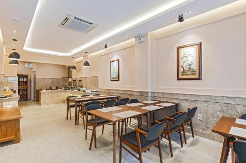 Restoran atau tempat lain untuk makan di Hoang Lan Hotel