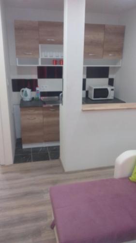 Dapur atau dapur kecil di Apartmani Lana
